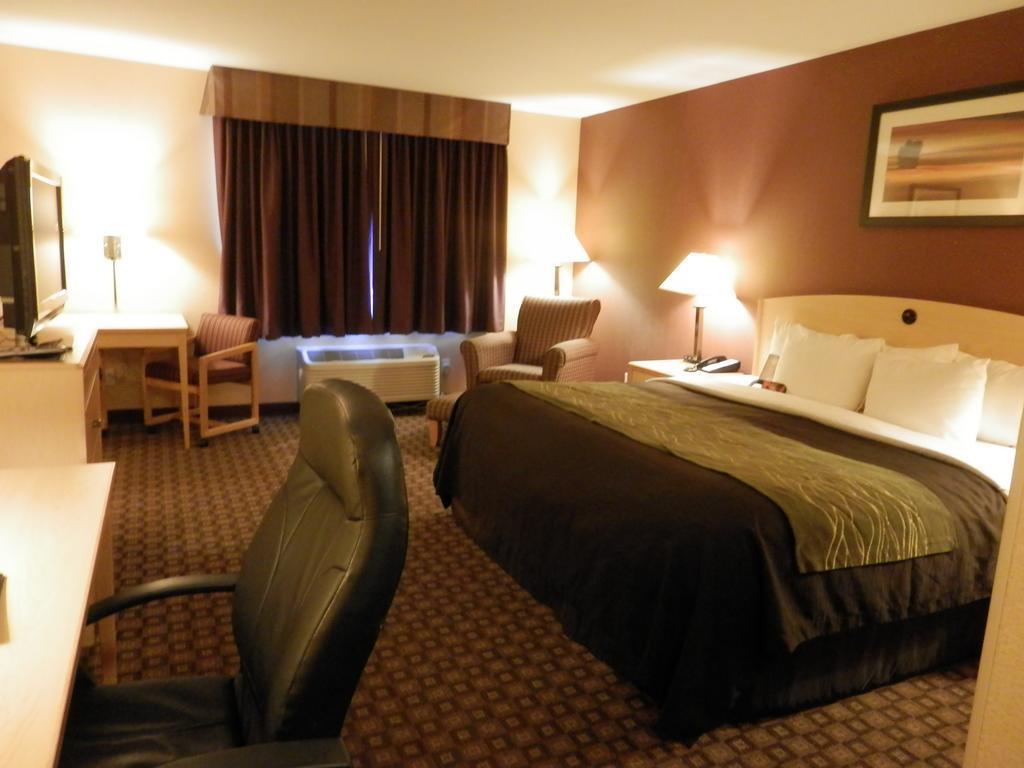 Quality Inn & Suites Loveland Exterior photo